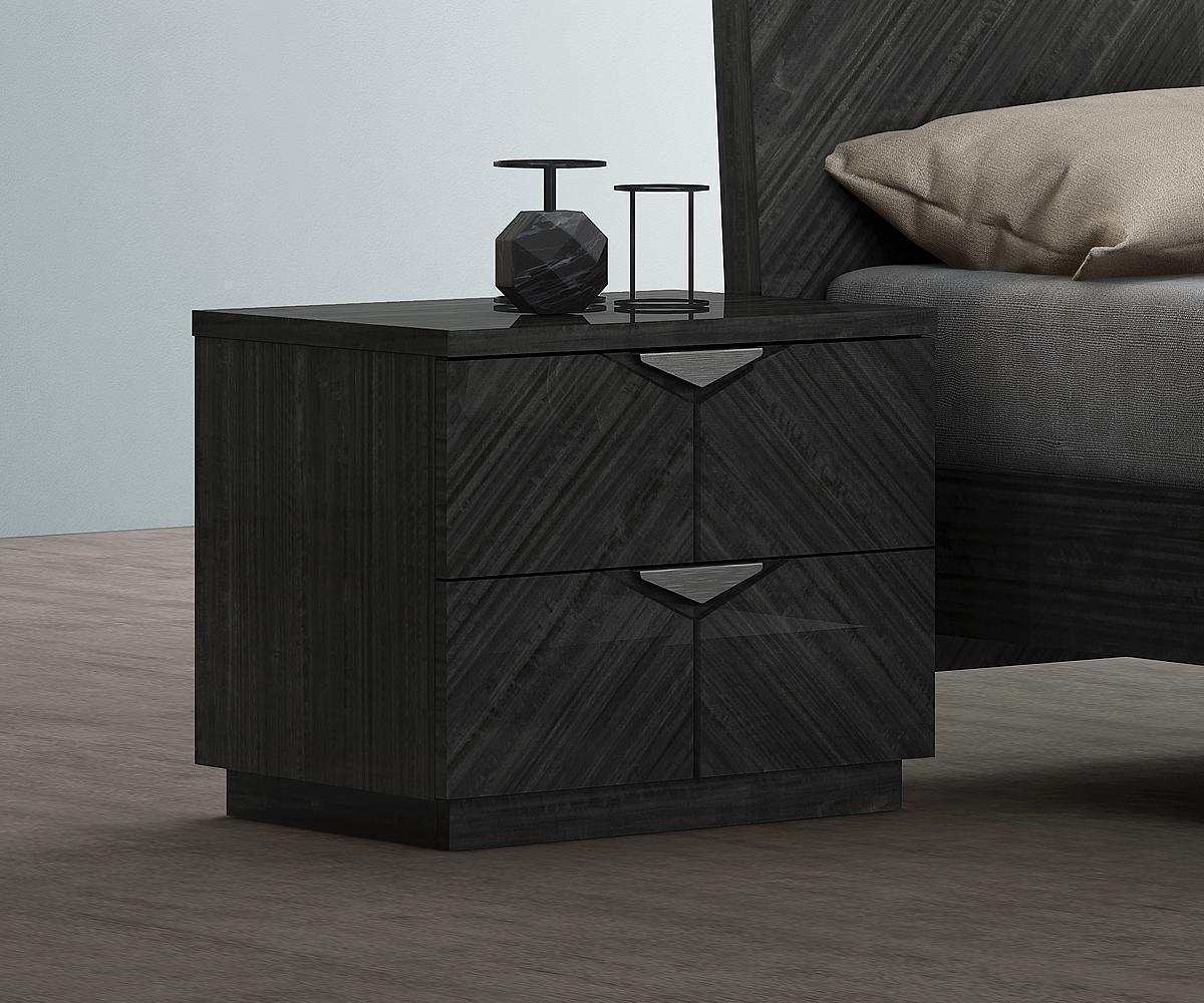 Modern Grey Angley Solid Wood Bedroom Set LED Wireless Charging