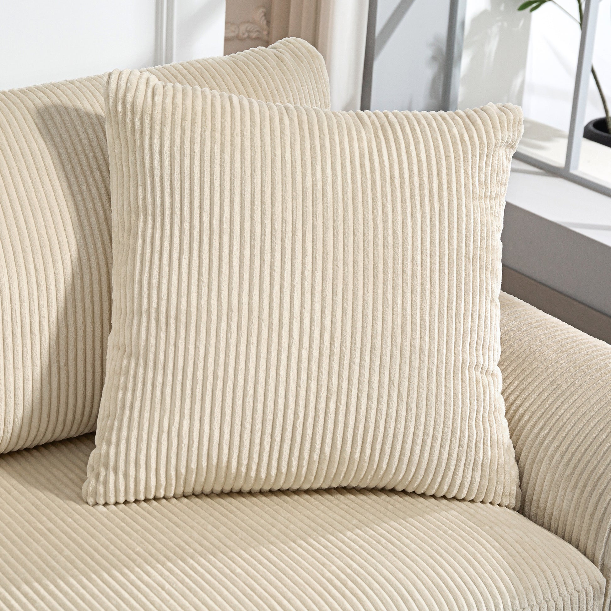HOMCOM Modern Cream White 3-Seater Sofa with Pocket Springs & Scatter Cushions