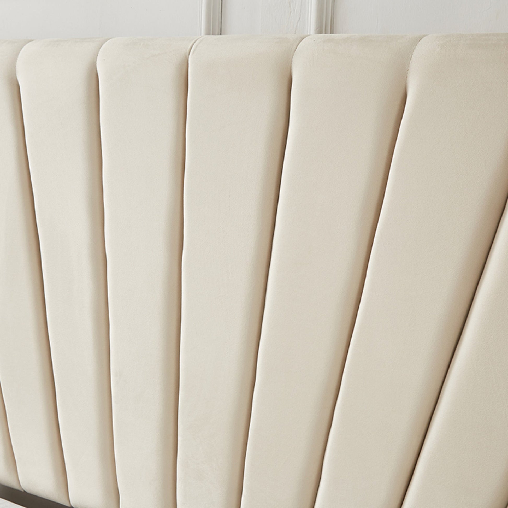 Luna Lift Up Storage Bed