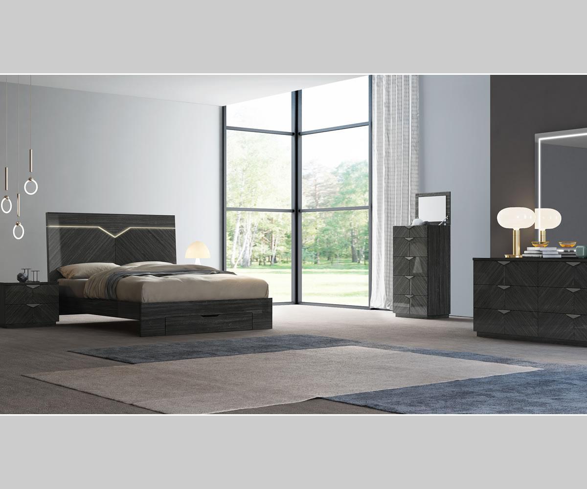 Modern Grey Angley Solid Wood Bedroom Set LED Wireless Charging
