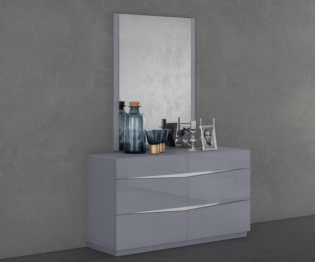 Nikos Modern High Gloss Platform Bedroom Set with LED and Bluetooth