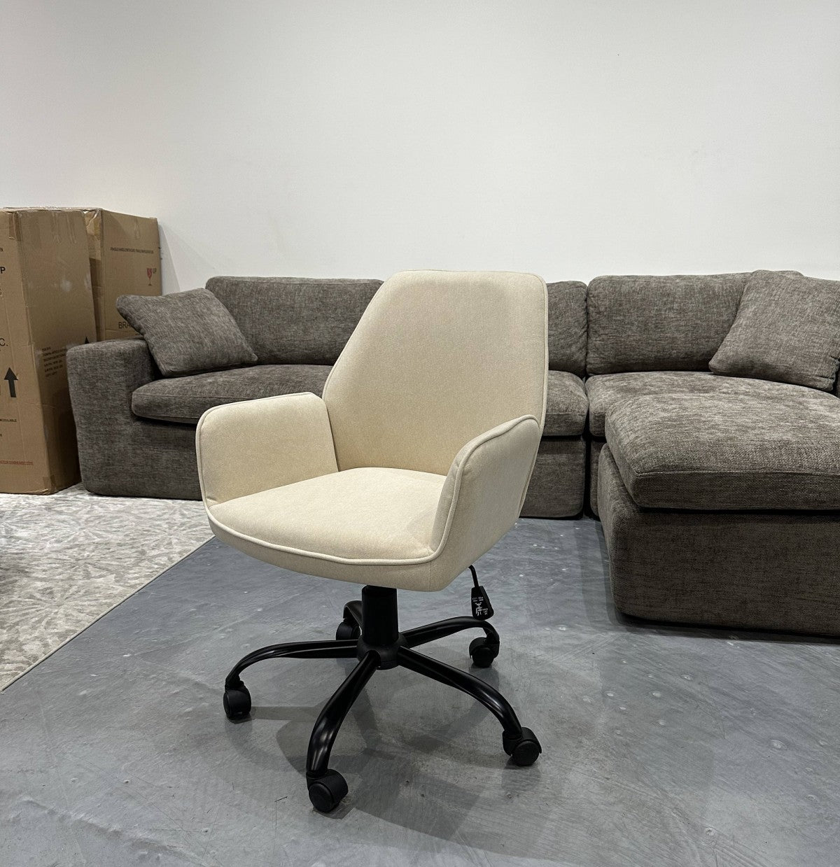 Mareo Ergonomic Beige Fabric Office Chair with Adjustable Height and Swivel