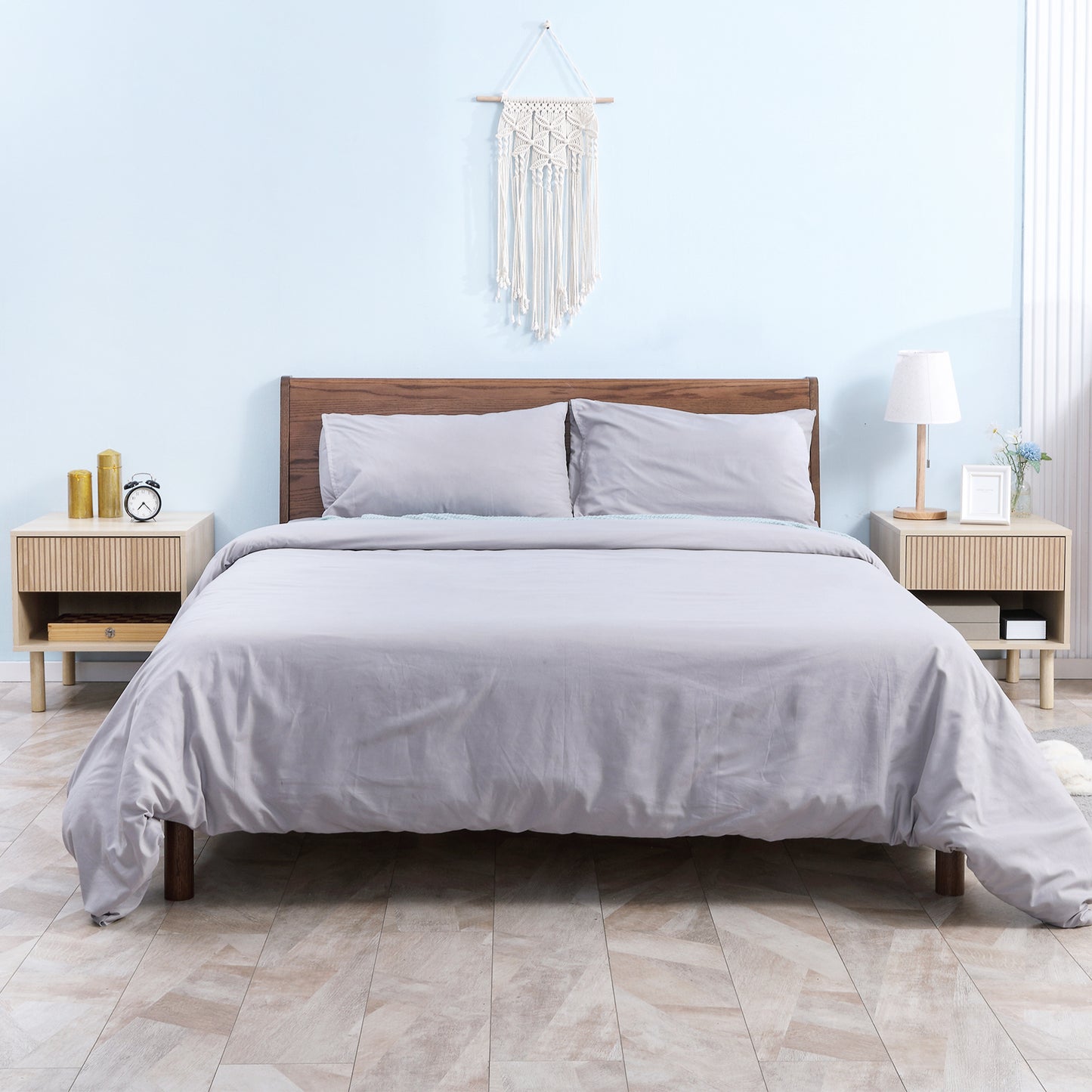 HOMCOM 2-Piece Modern Natural Wood Nightstands with Storage Drawer Shelf