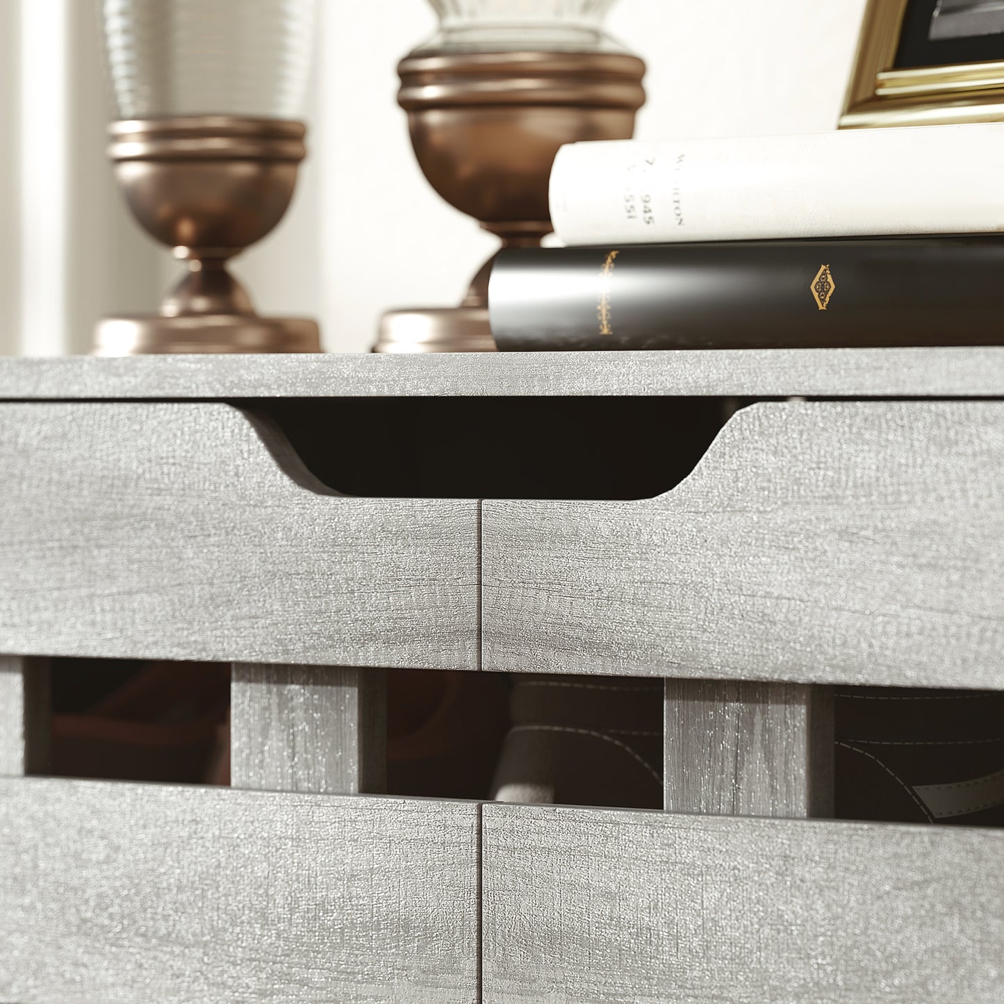 HOMCOM Modern Light Grey Shoe Cabinet Organizer, 21 Pair Storage with Doors