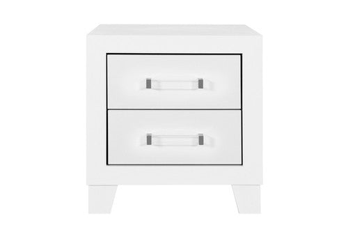 Luccia-White