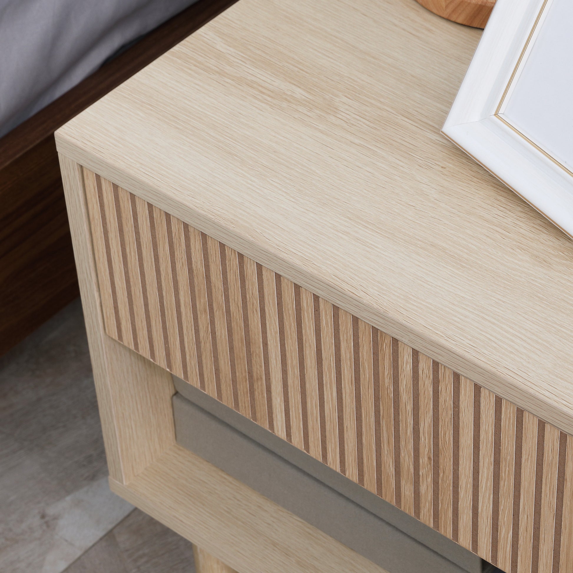 HOMCOM 2-Piece Modern Natural Wood Nightstands with Storage Drawer Shelf