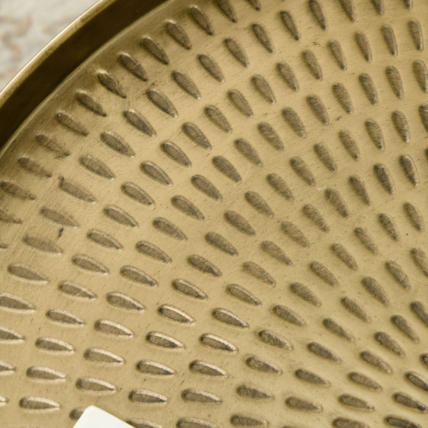 HOMCOM Vintage Gold Round Coffee Table Hammered Tray Top Metal Frame Living Room