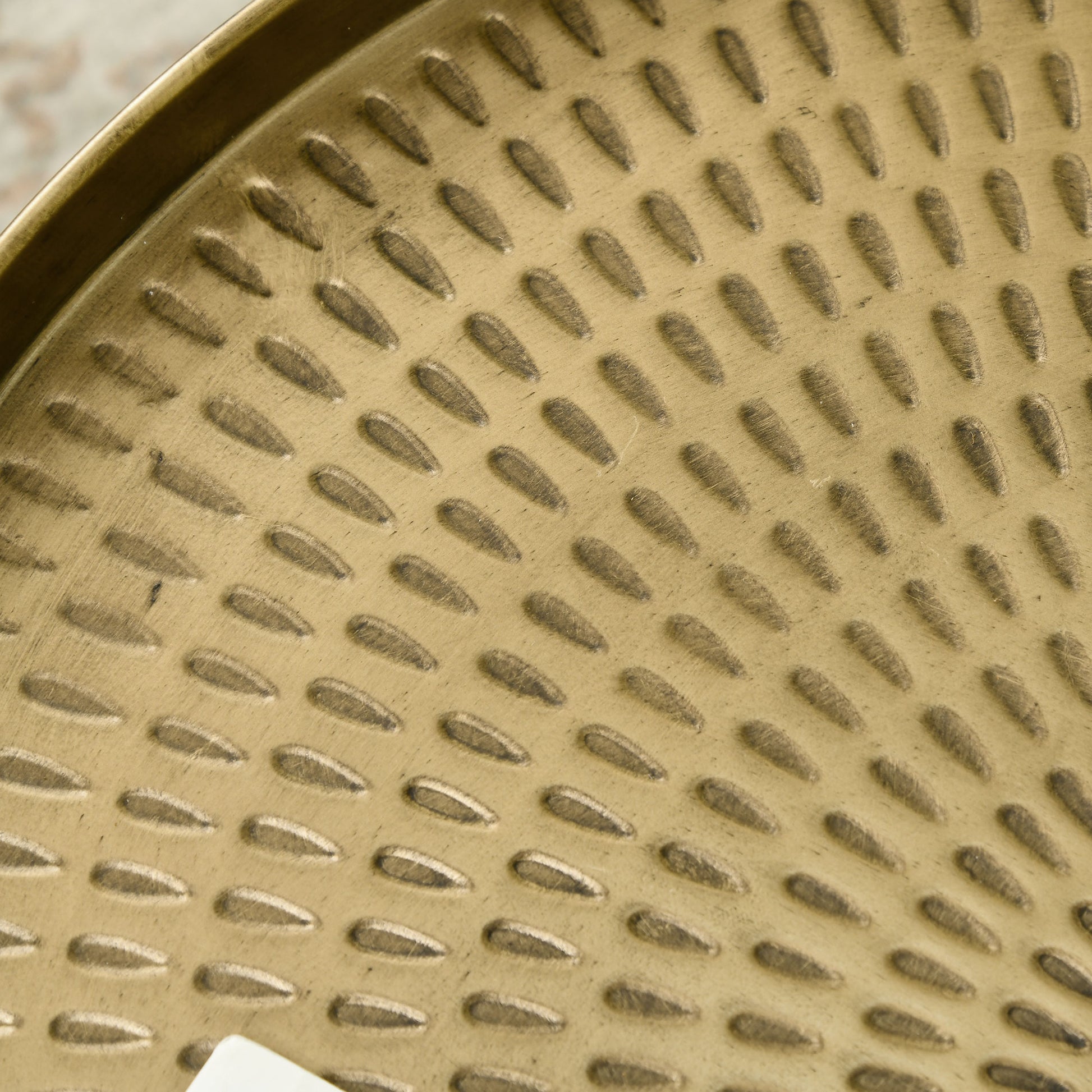 HOMCOM Vintage Gold Round Coffee Table Hammered Tray Top Metal Frame Living Room