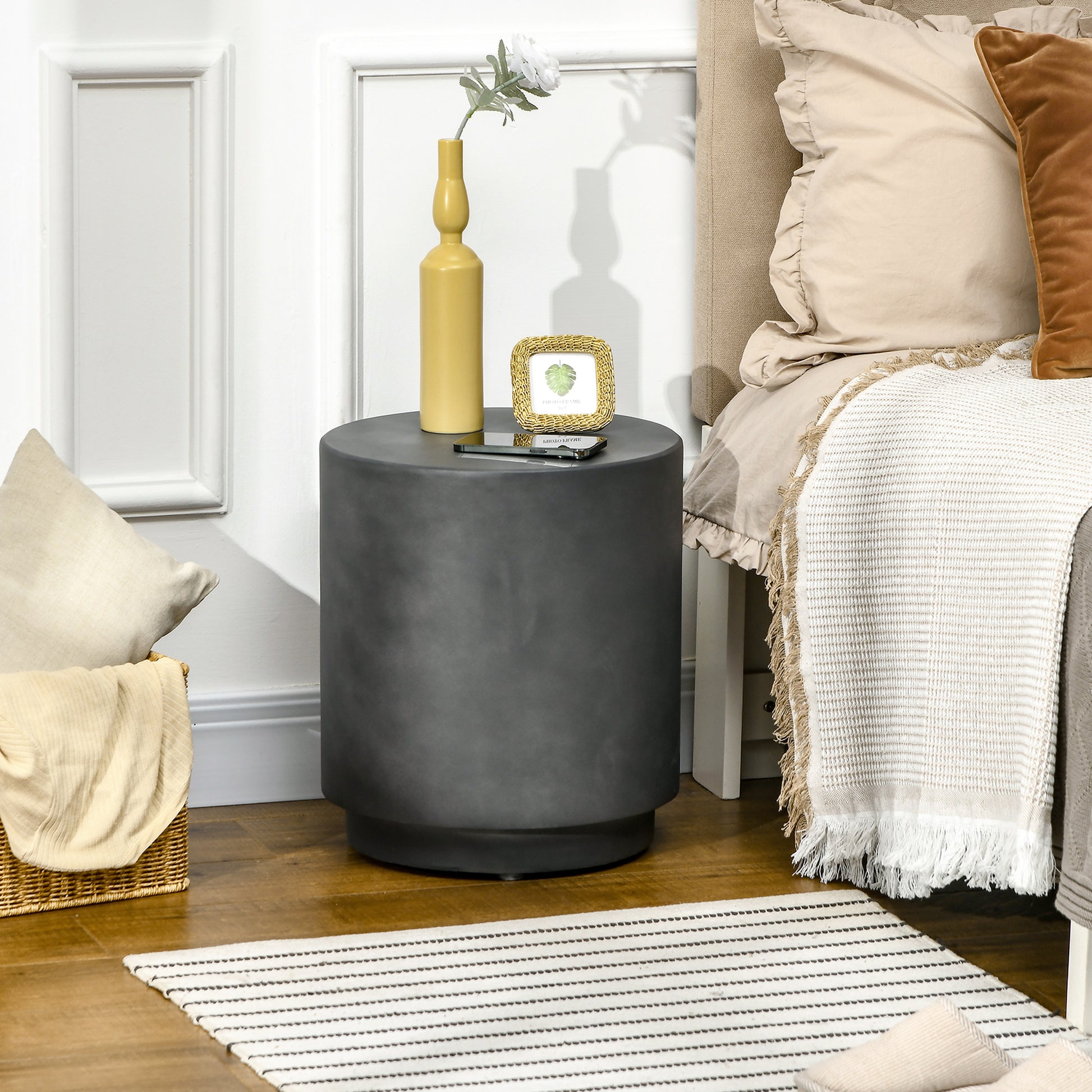 HOMCOM Lightweight Concrete Finish Round Accent Side Table with Adjustable Feet