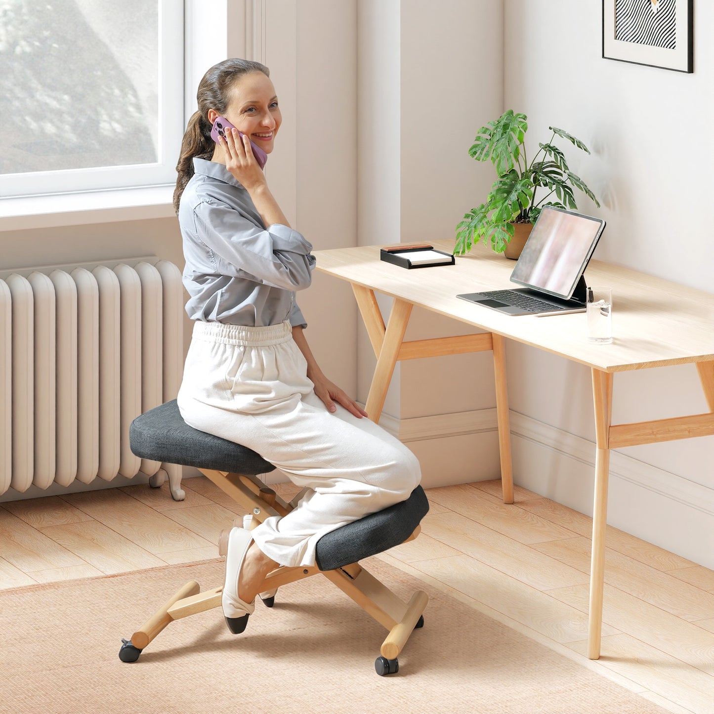 HOMCOM Ergonomic Kneeling Posture Chair: Rubberwood Frame, Wheels, Dark Grey