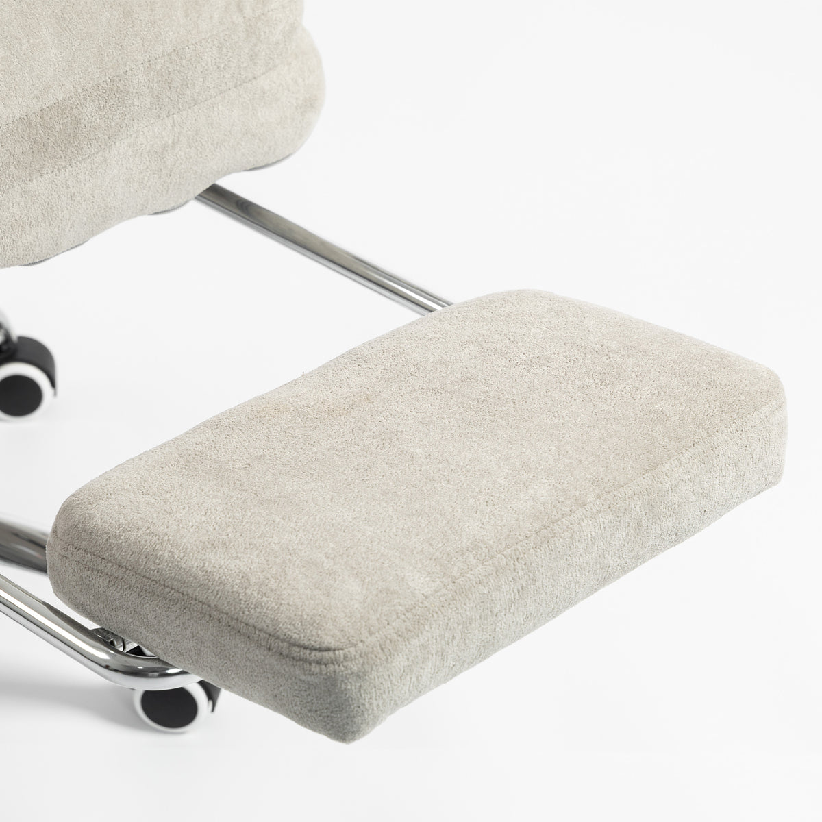 Office Chair with Footrest, Ergonomic Reclining Computer Gaming Chair with Snow Flannel Fabric, Light Grey